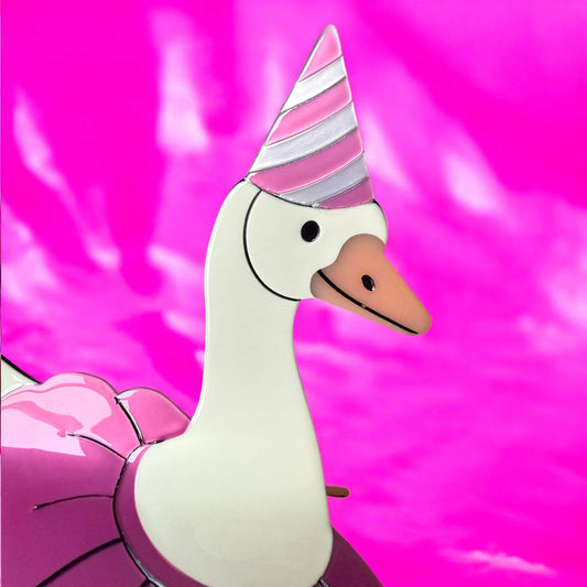 Silly Goose Hair Claw